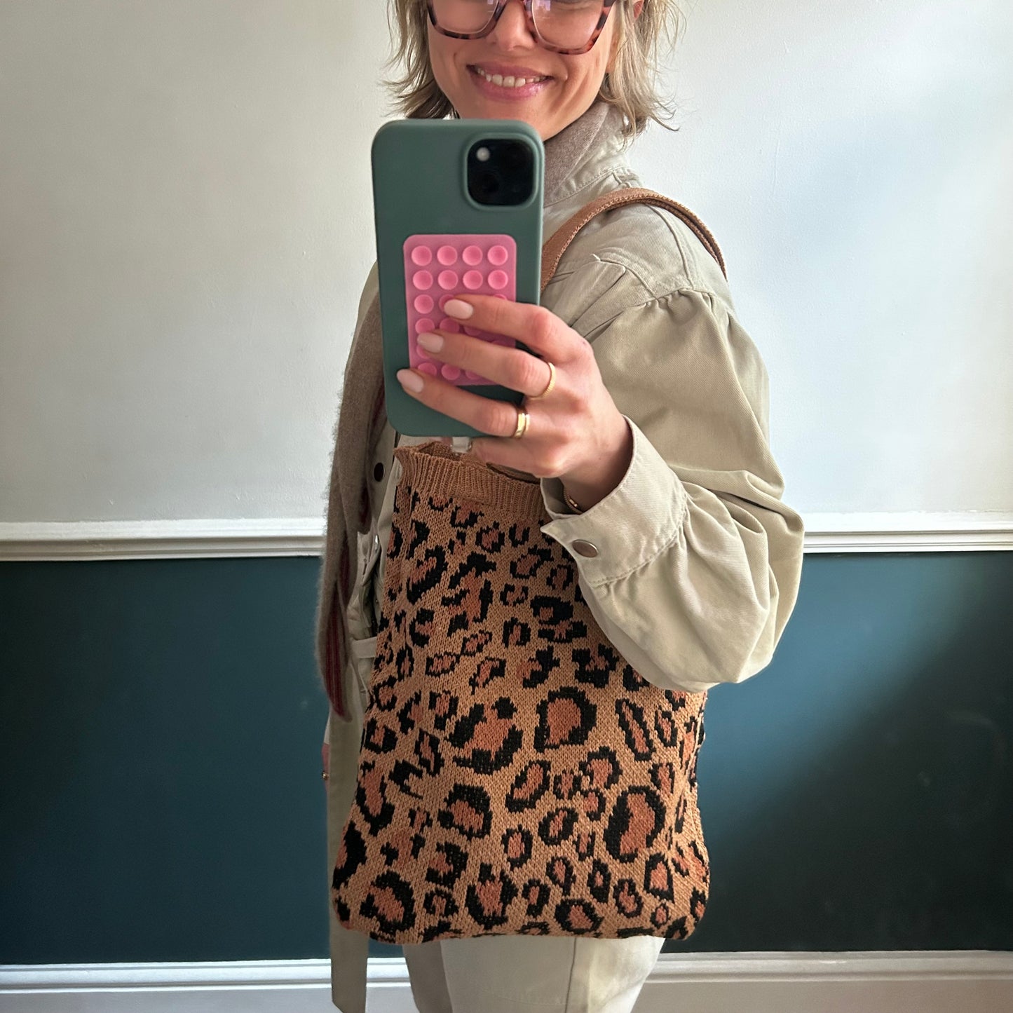Leopard knitted bag