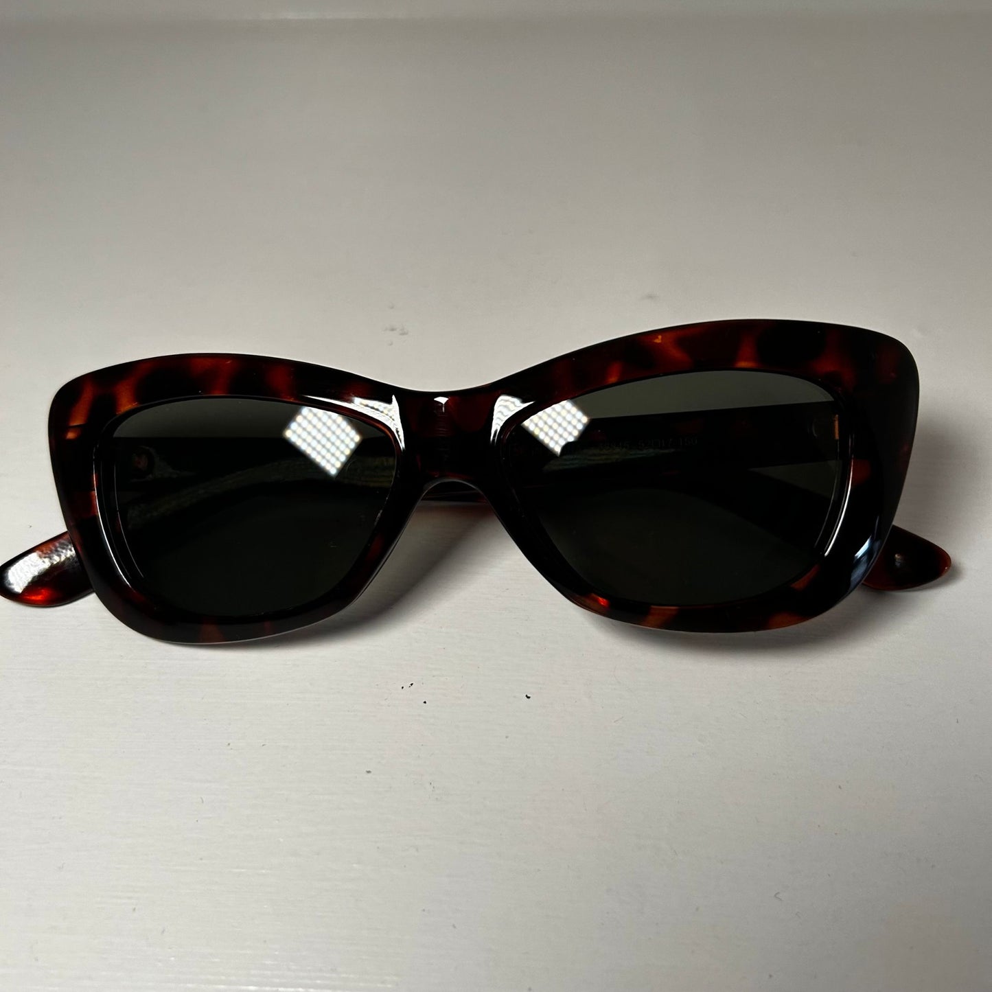 Sleek Cat Eye Sunglasses