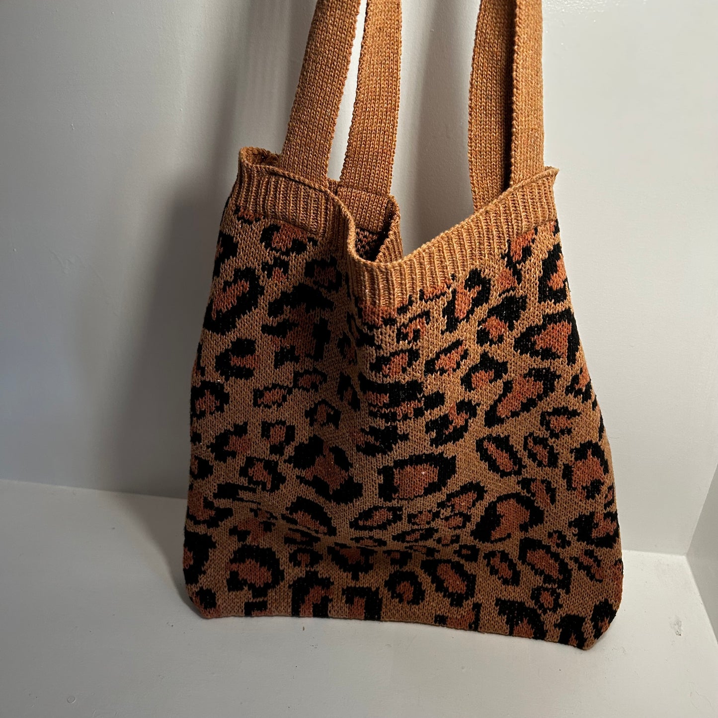 Leopard knitted bag