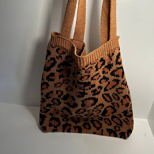 Leopard knitted bag