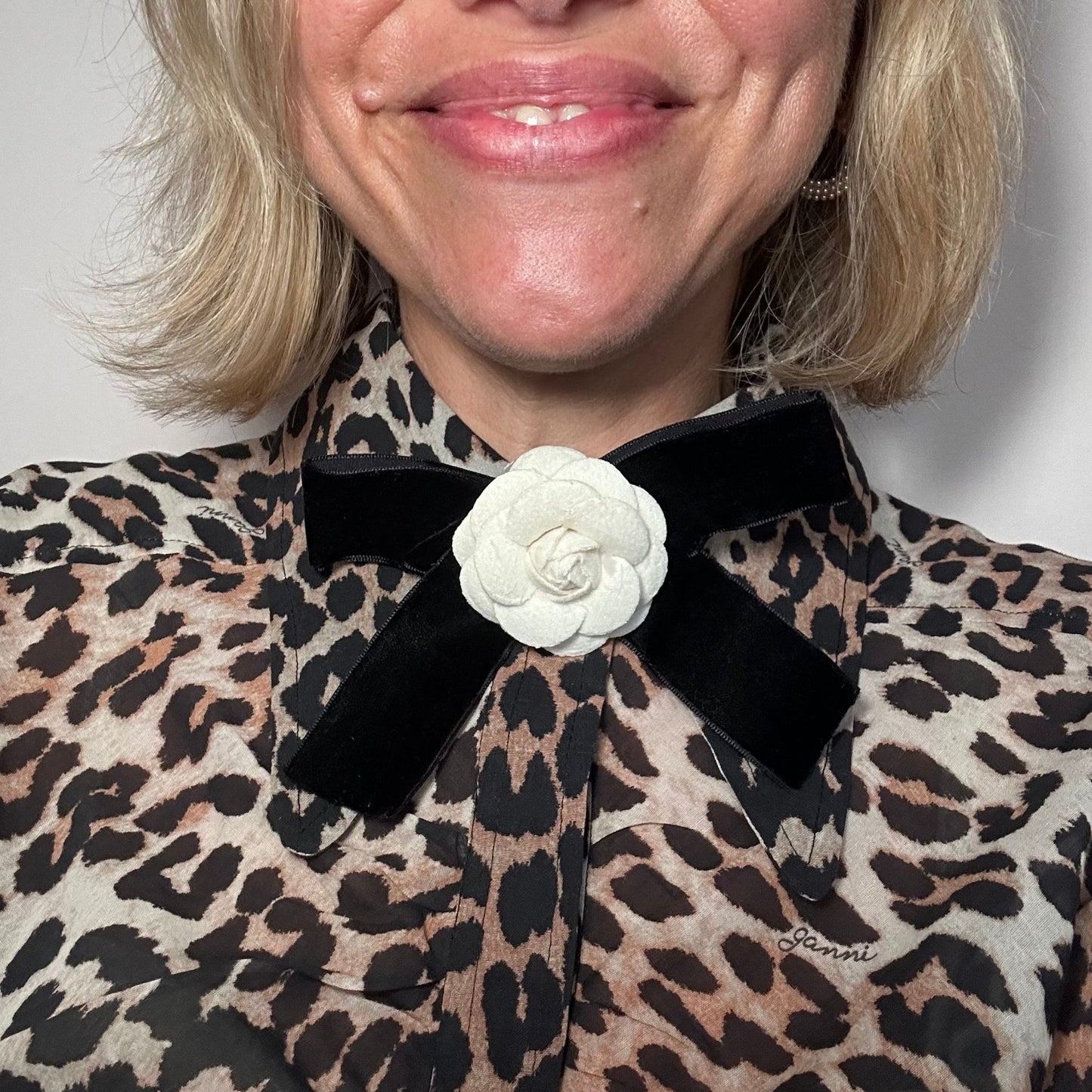 Velvet Camellia Bow Brooch / Clip