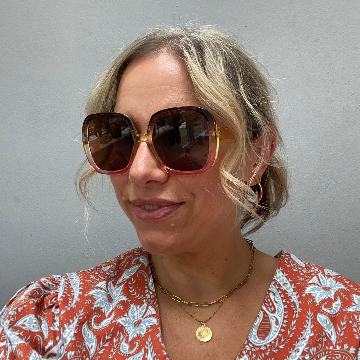 oversized sunglasses on lady
