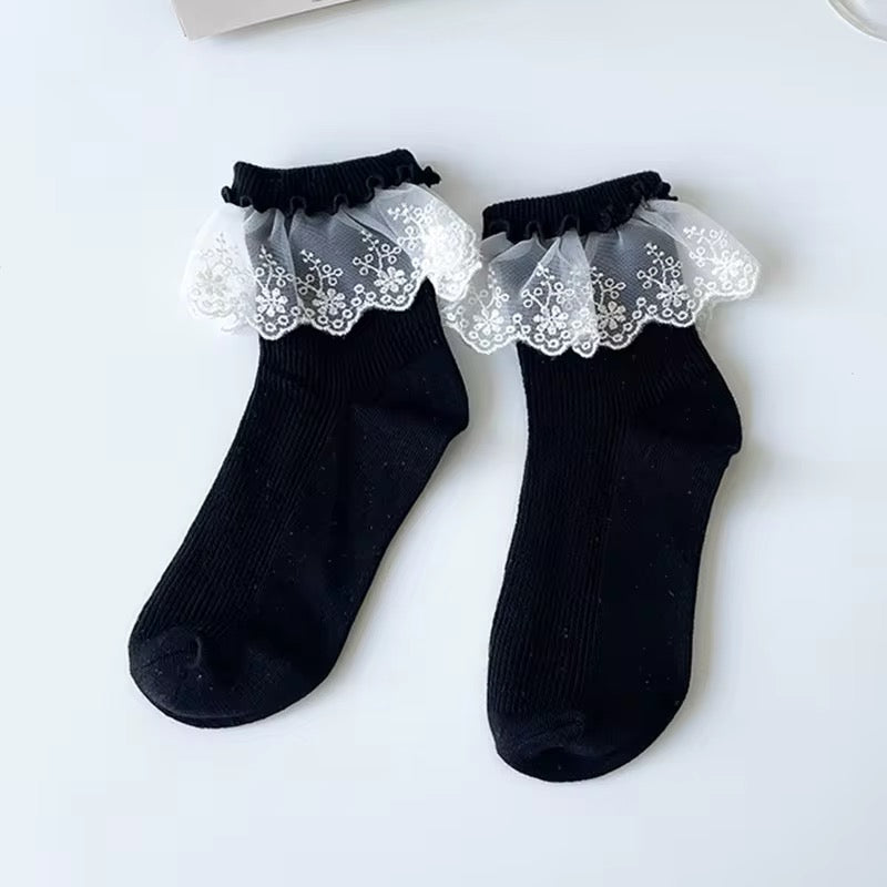 Lace frill socks