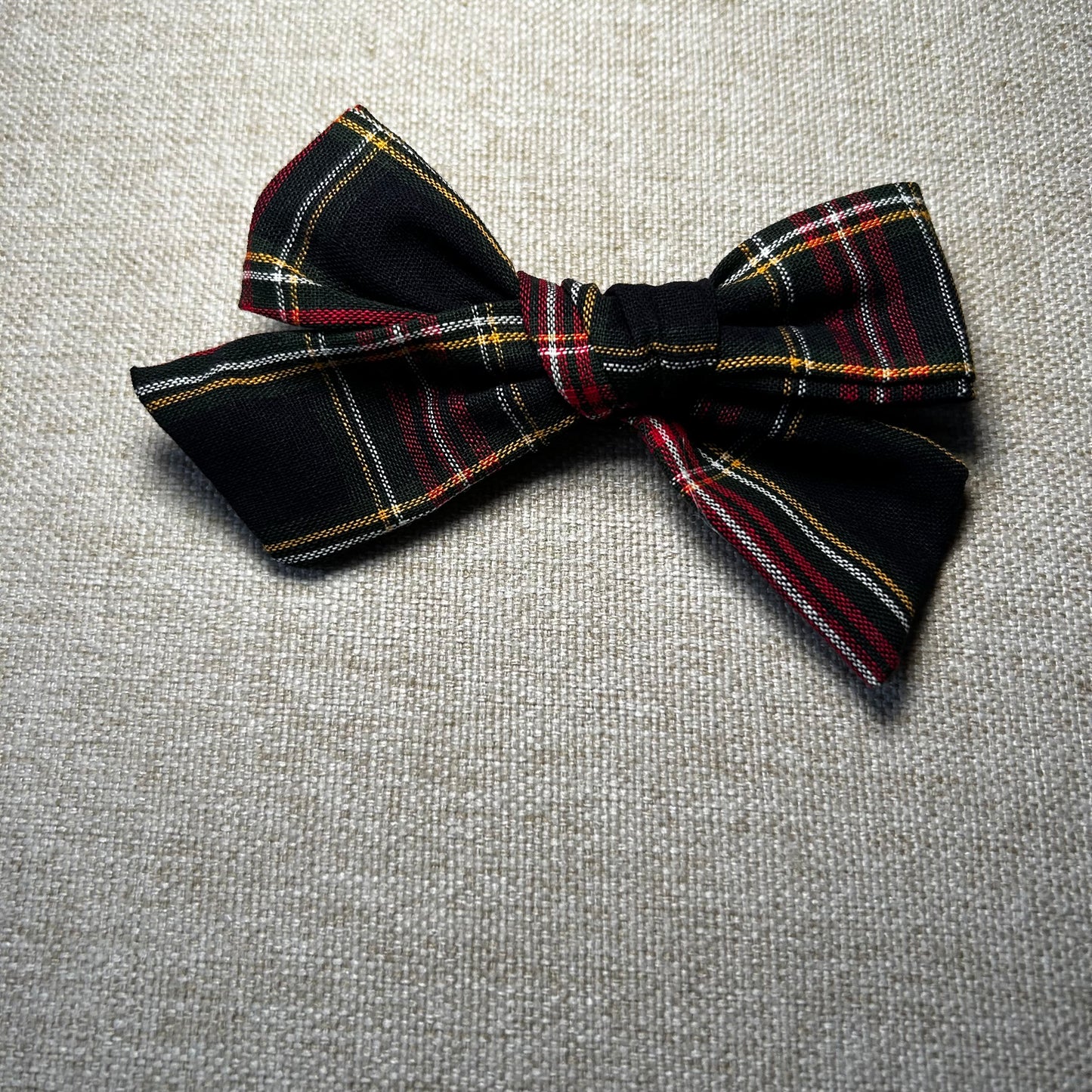 Tartan bow brooches