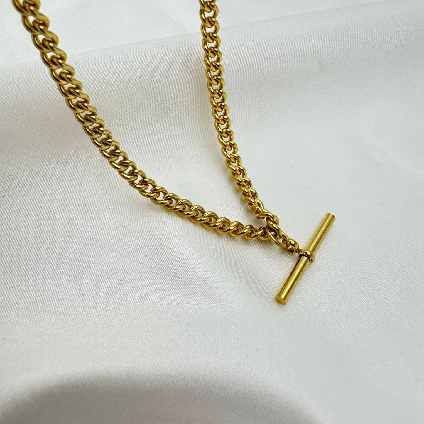 Large Gold T bar Chain Necklace