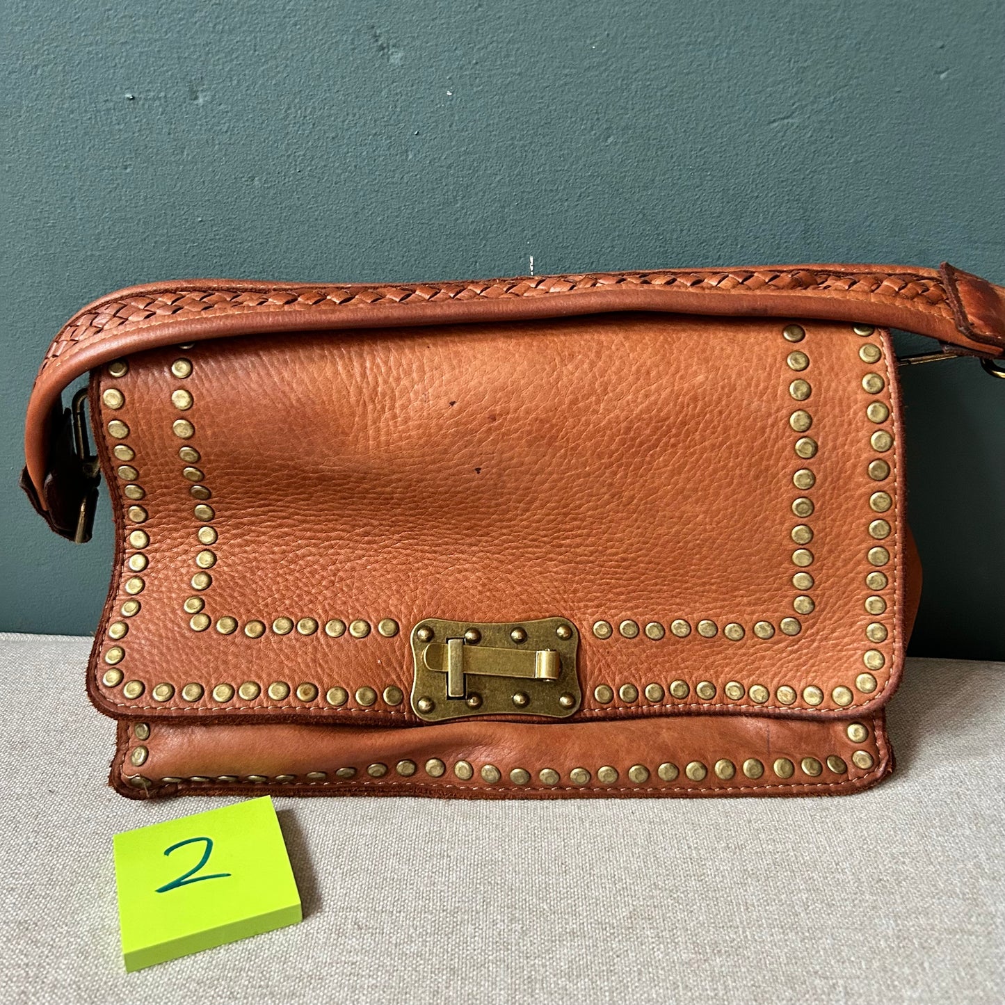 SECONDS Vintage Stud Cognac