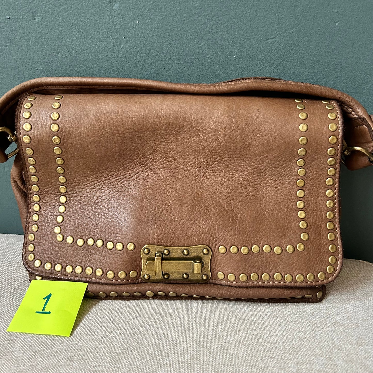 SECONDS Vintage Stud Taupe