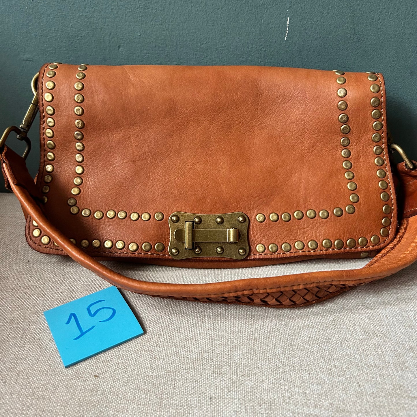 SECONDS Vintage Stud Cognac
