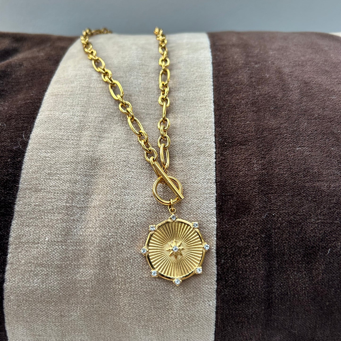 T Bar Gold Necklace with pendant