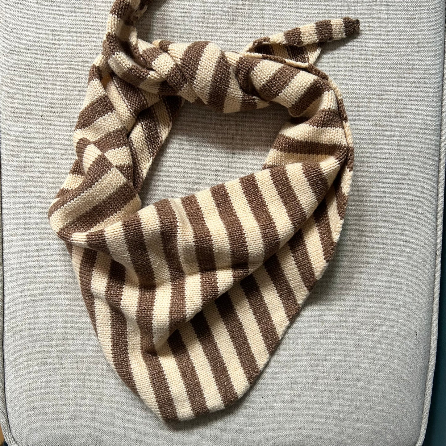 Striped knitted neckerchief