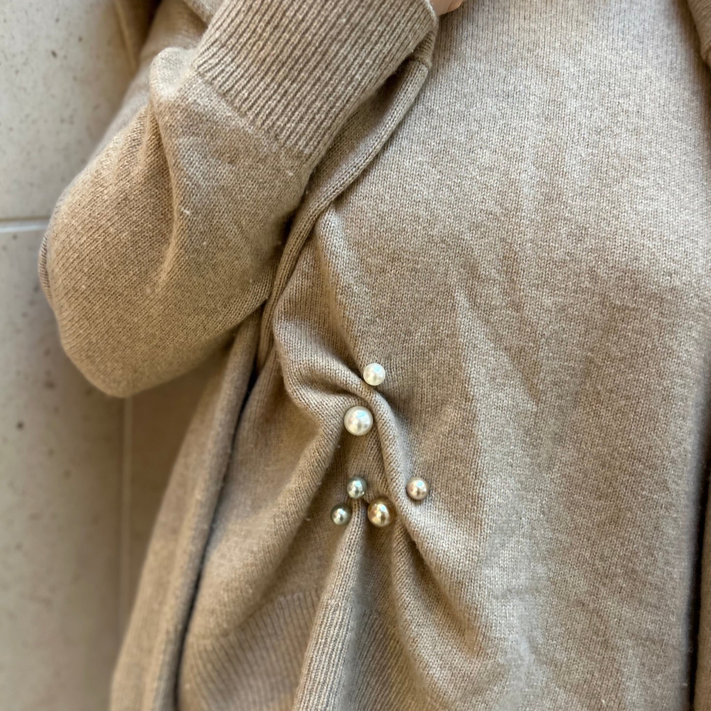 Pearl brooch pins