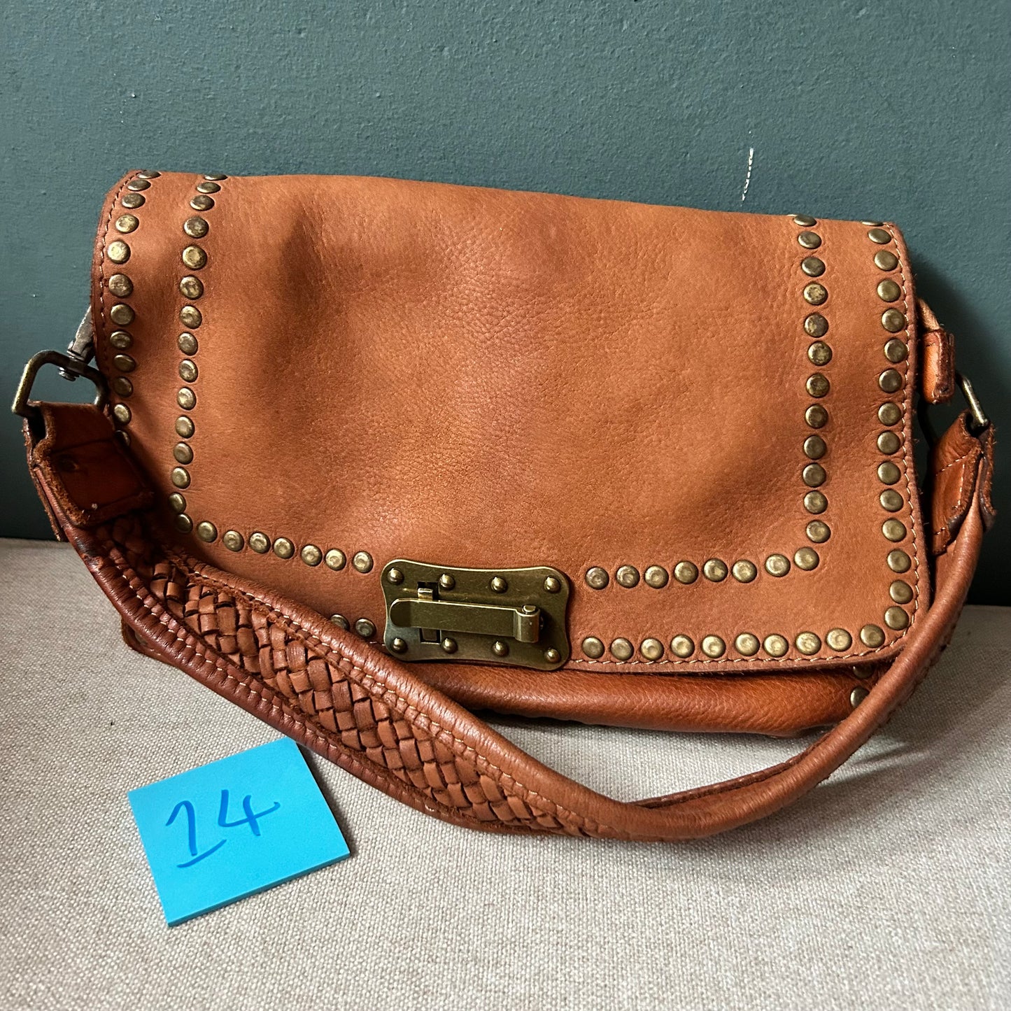 SECONDS Vintage Stud Cognac