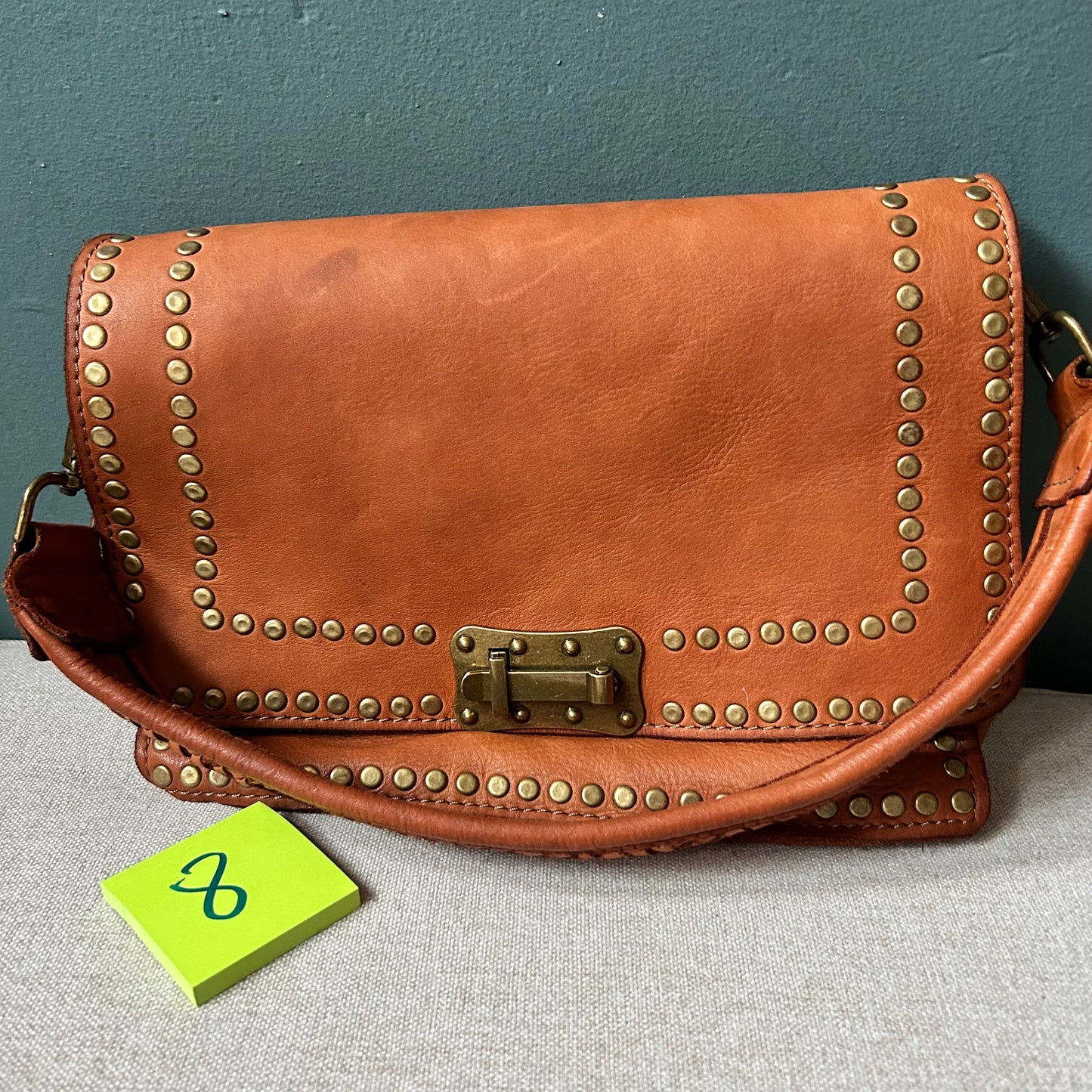 SECONDS Vintage Stud Cognac