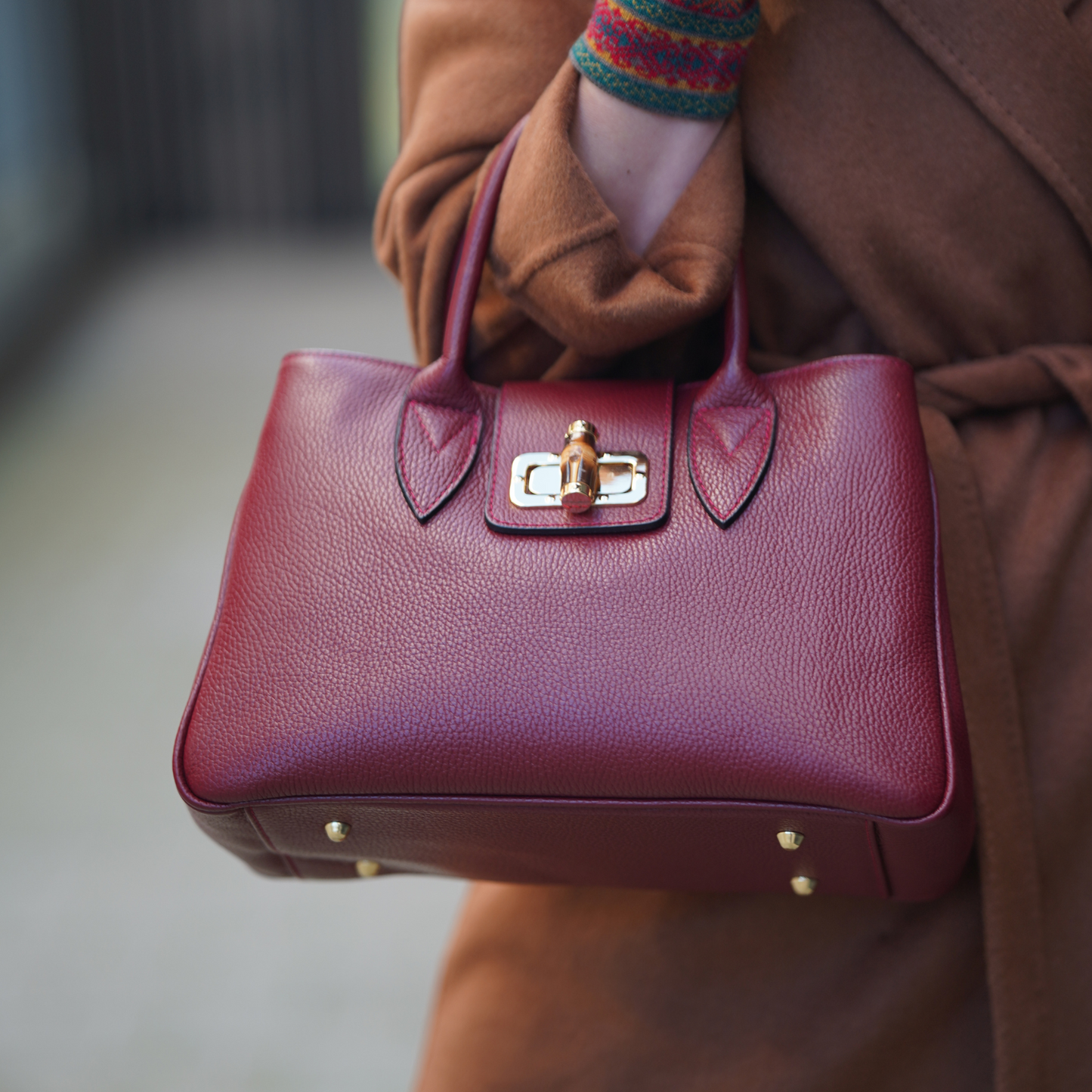 The Classic Leather handbag