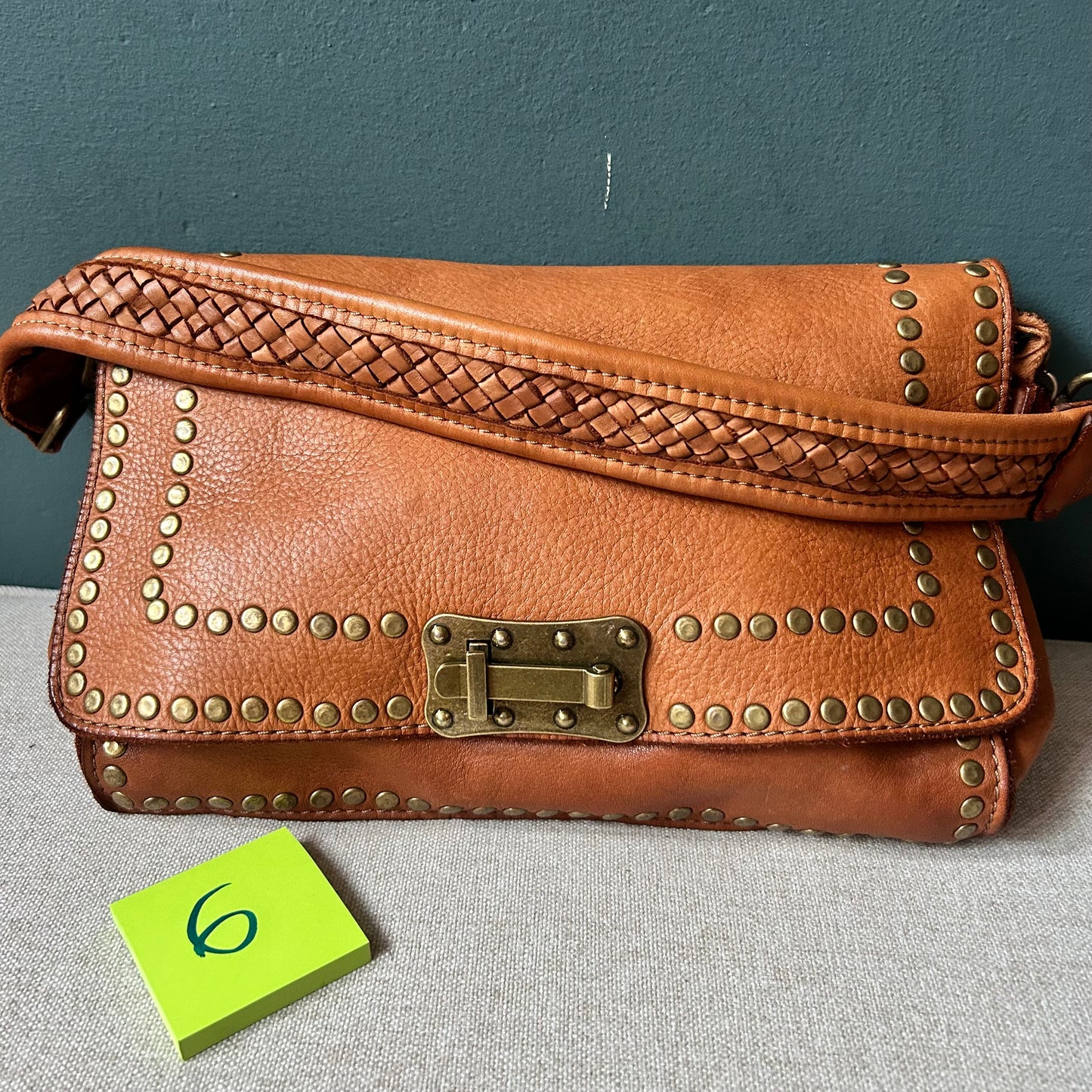 SECONDS Vintage Stud Cognac