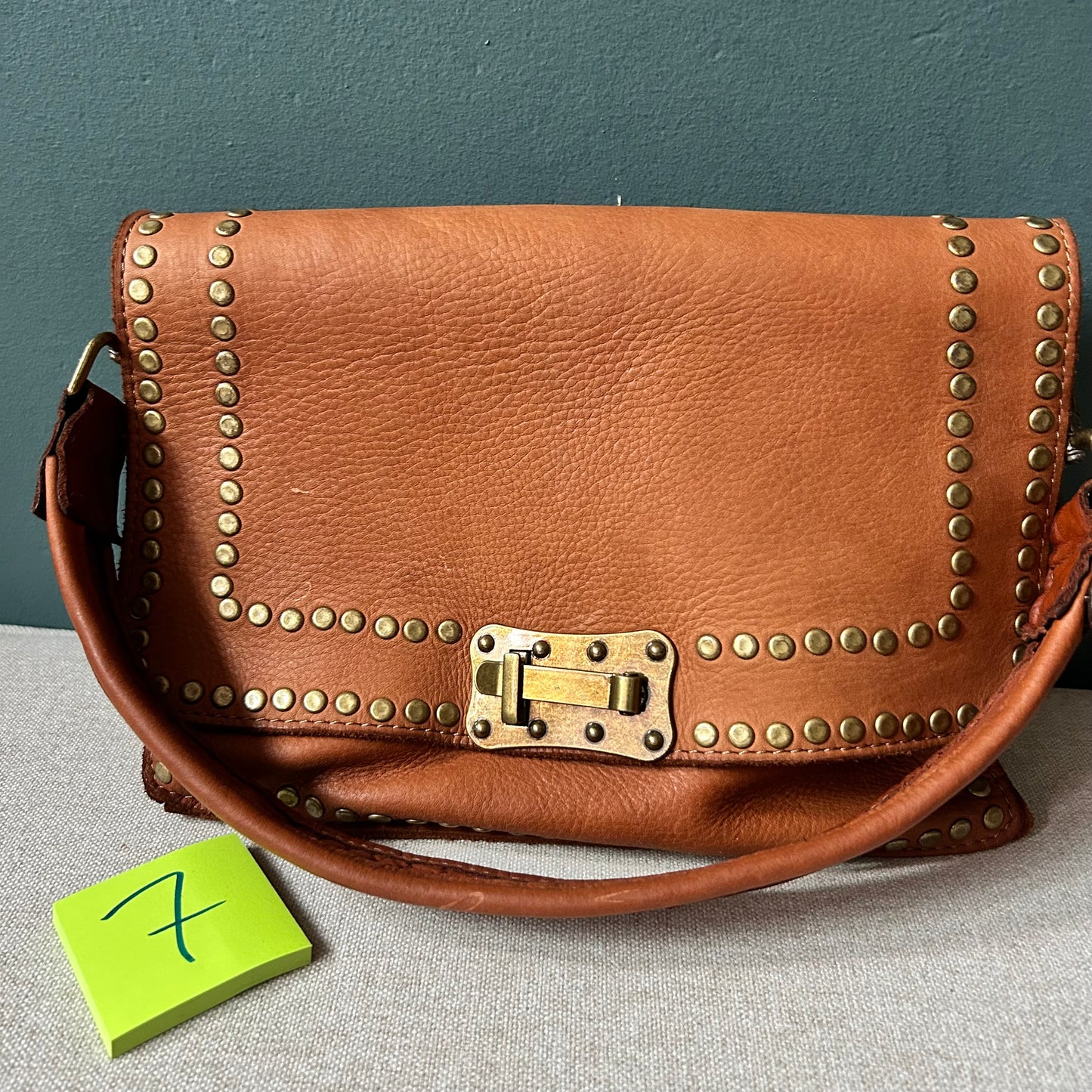 SECONDS Vintage Stud Cognac