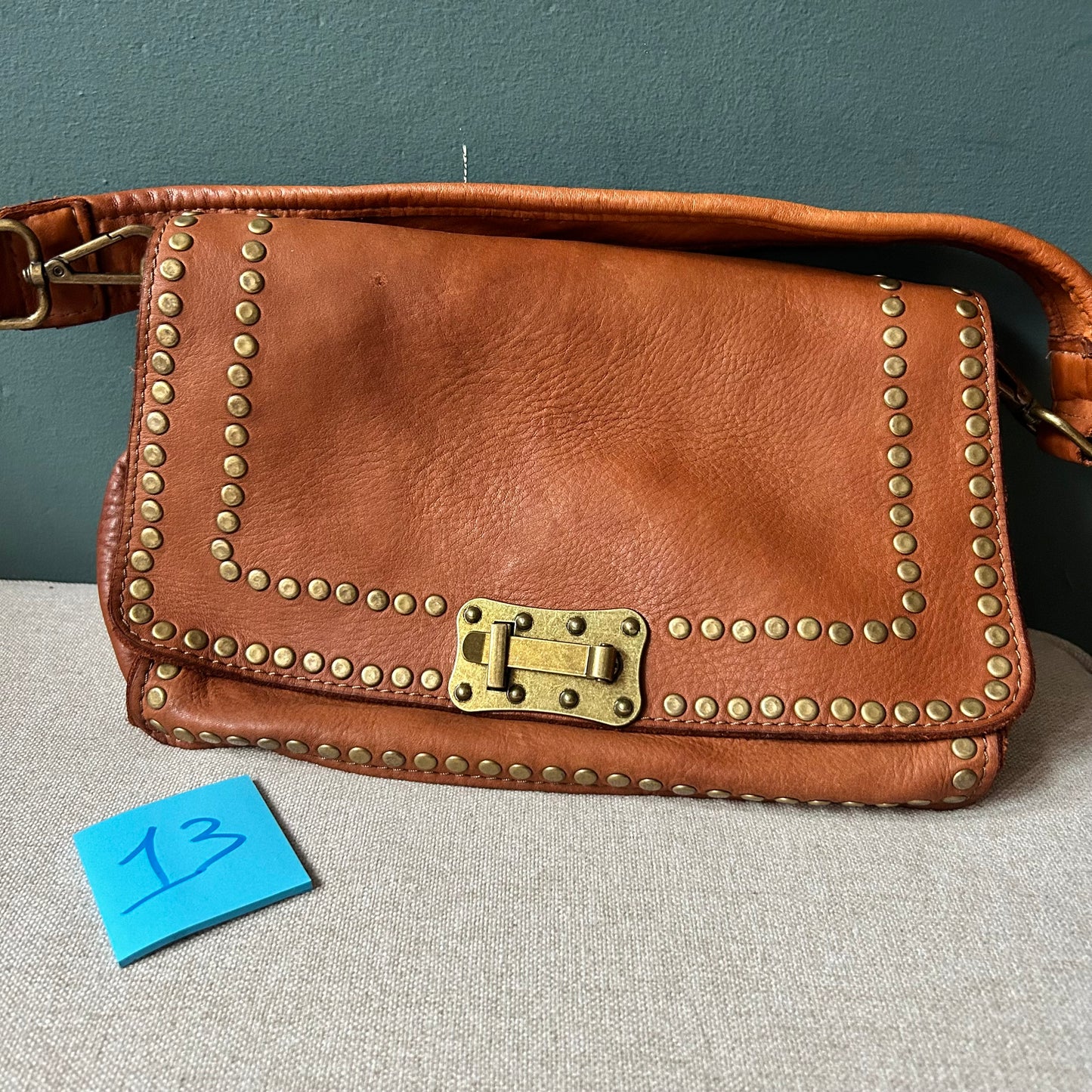 SECONDS Vintage Stud Cognac
