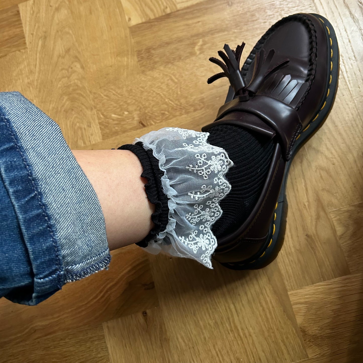 Lace frill socks