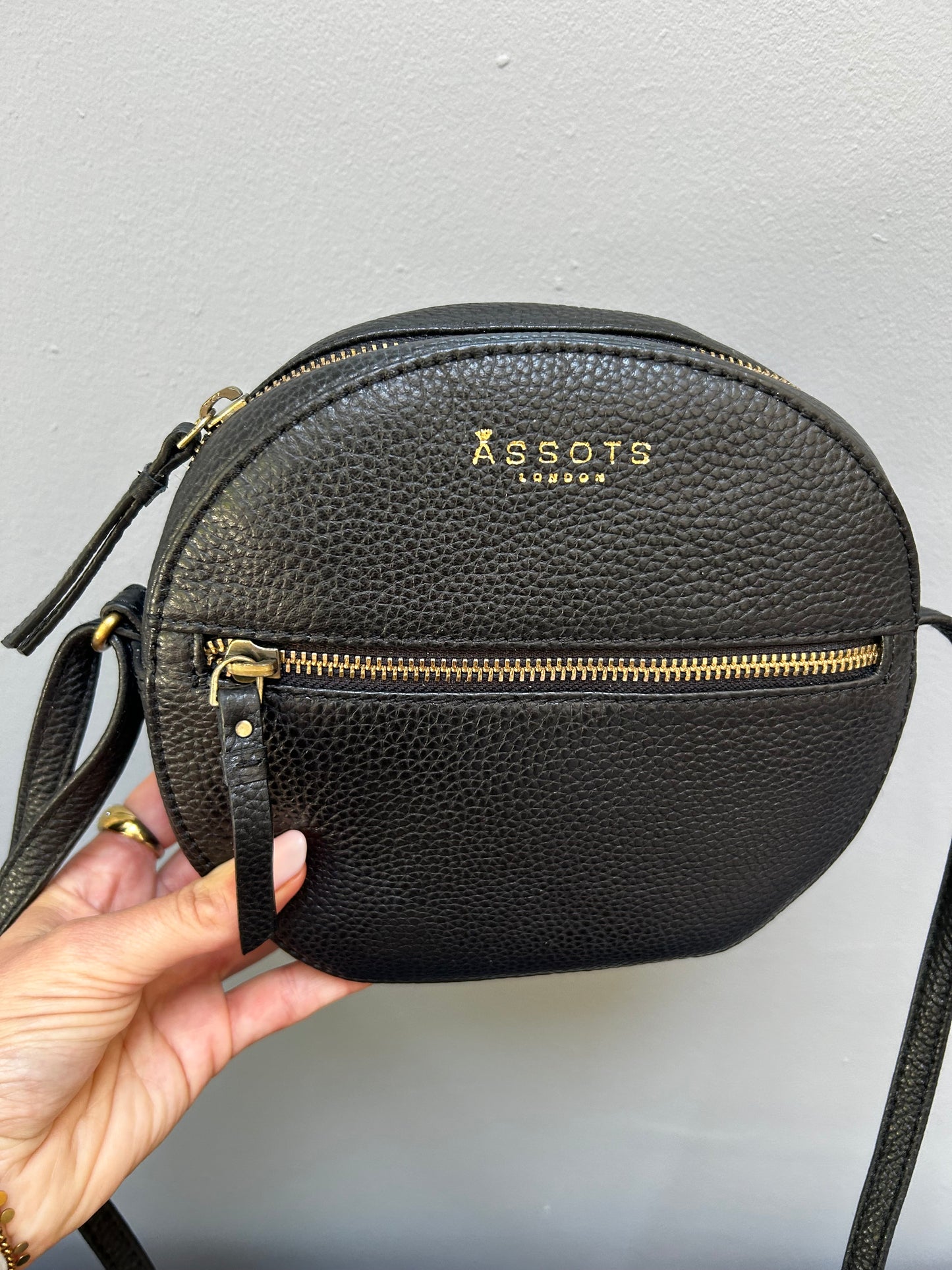 Circular Leather Bag Black