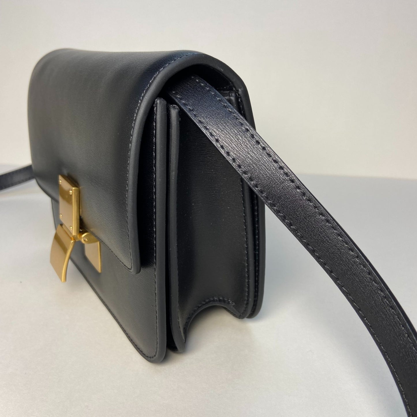 Minimal Leather Handbag