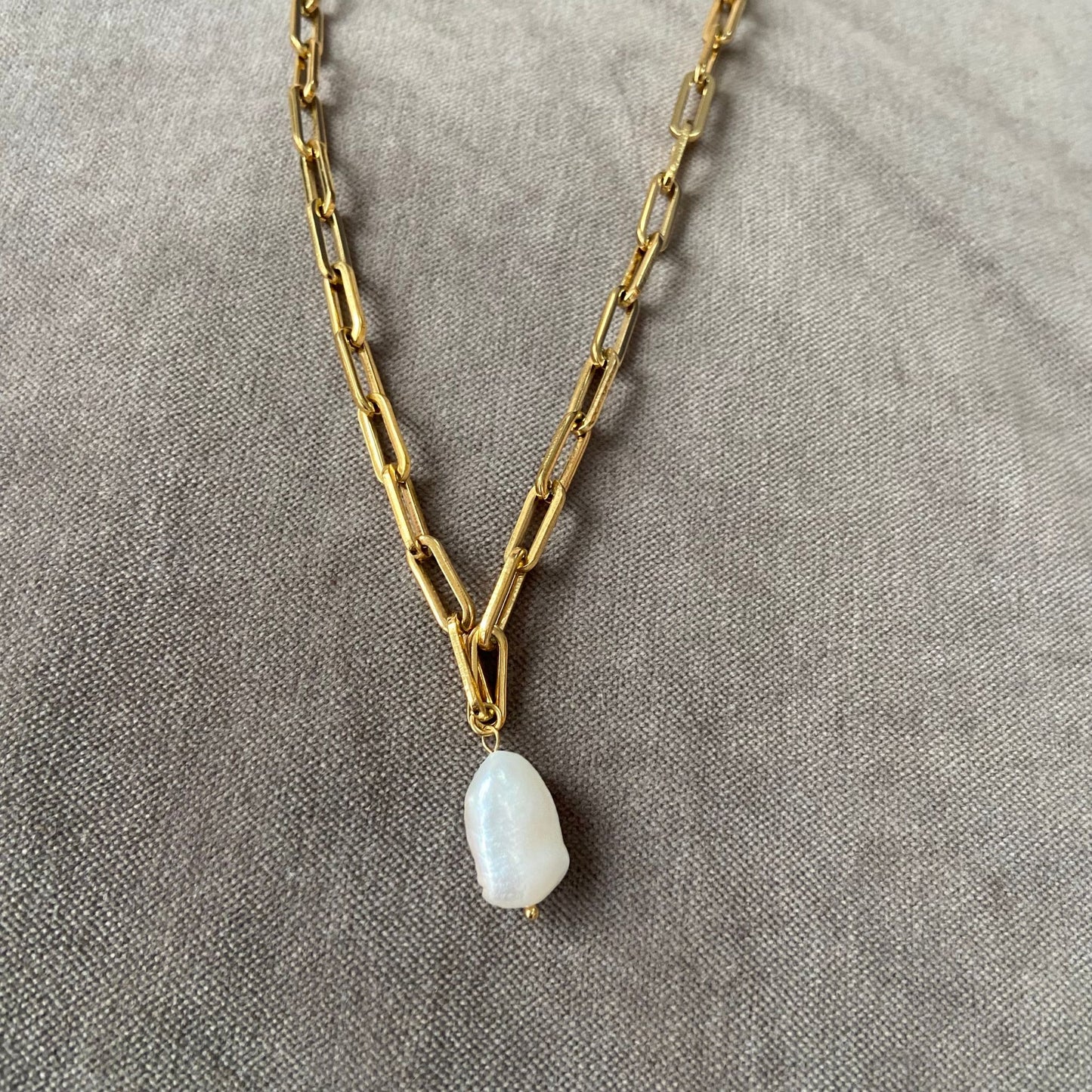 Gold Chain with Freshwater Baroque Pearl