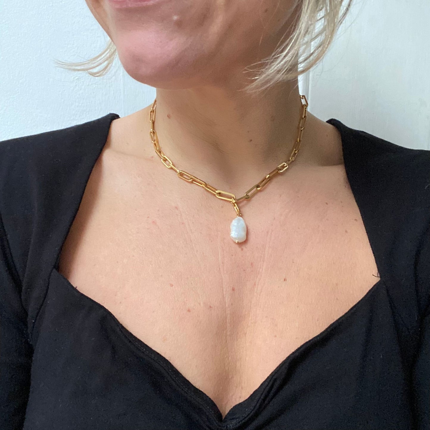 Gold Chain with Freshwater Baroque Pearl