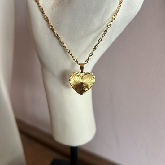 Gold Heart Pendant Necklace