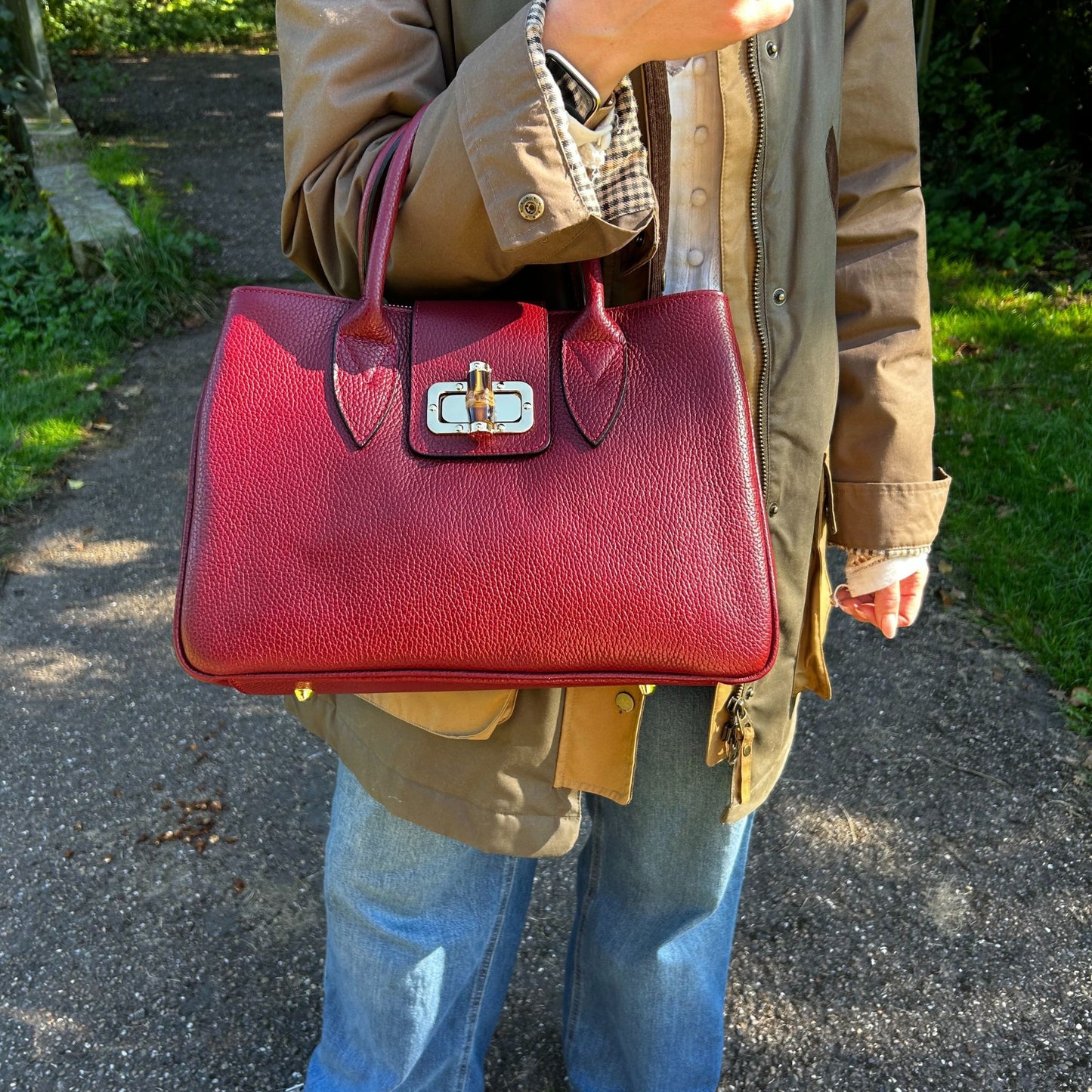 The Classic Leather handbag