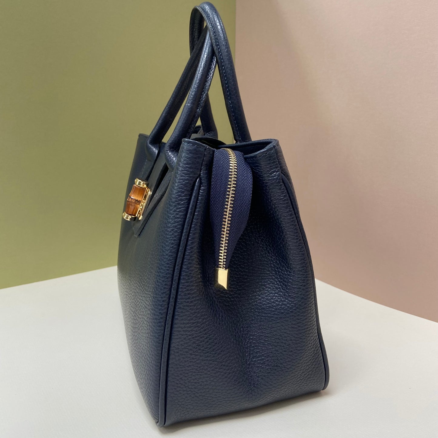 The Classic Leather handbag