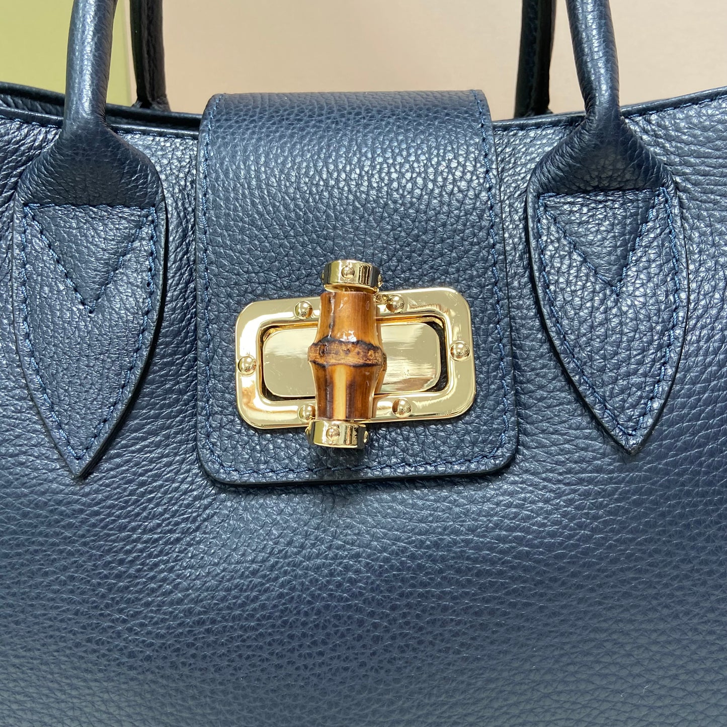 The Classic Leather handbag